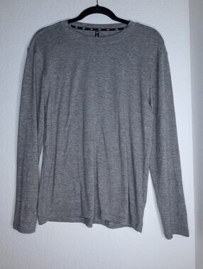 LEG3ND Men's Soft Gray Athletic Longsleeve Shirt Athleisure Workout M Activewear